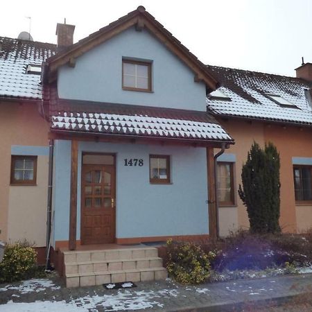 Mnichovo HradištěDum V Mnichove Hradisti Se Zahradouアパートメント エクステリア 写真
